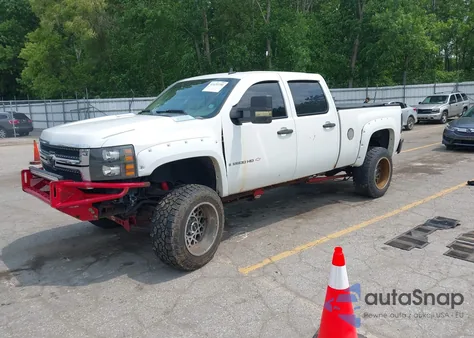 2008 Chevrolet Silverado 2500Hd Work Truck z USA, uszkodzony, nr VIN 1GCHK236X8F202149